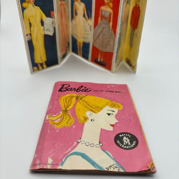 Barbie Teenage Fashion Model Doll Vtg 1959 #1 Ponytail Pink Booklet Catalog RARE - Picture 1 of 5